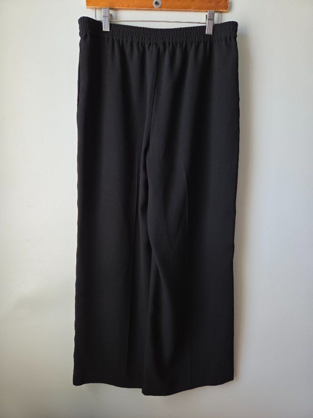 EUC VINCE CAMUTO BLACK WIDE LEG PANT SIZE M